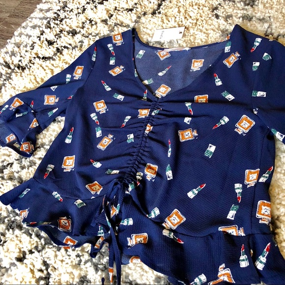 Elodie perfume and lipstick pattered crop top - Picture 3 of 5